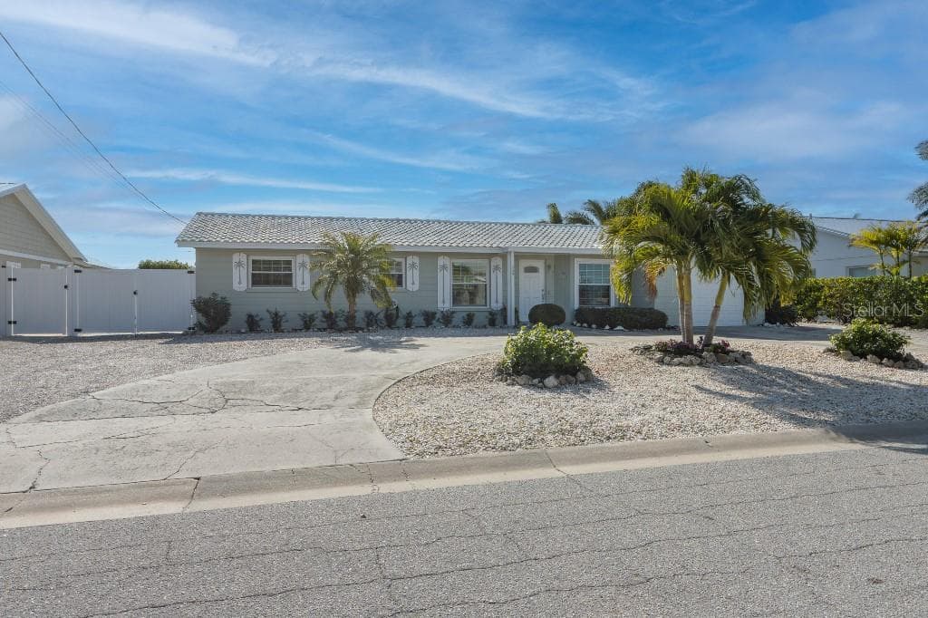 529 67TH STREET HOLMES BEACH, FL 34217