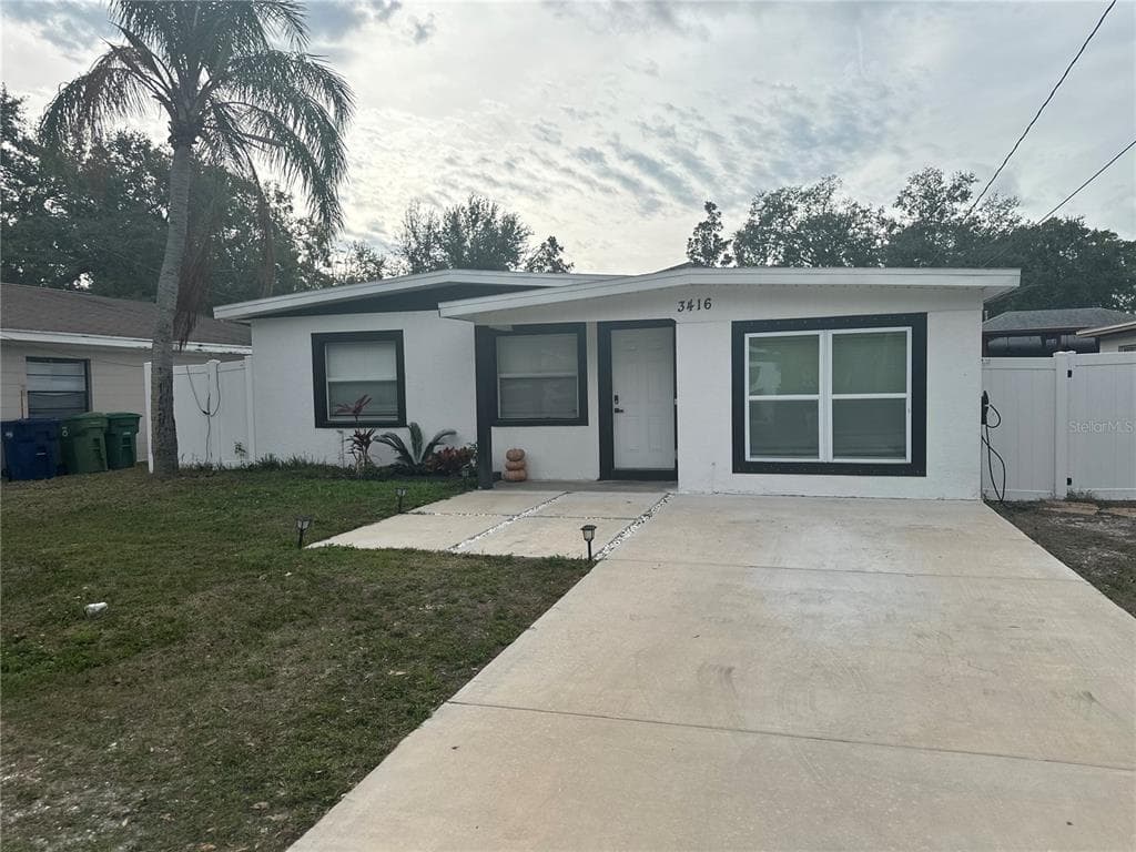 3416 W OAKELLAR AVENUE TAMPA, FL 33611