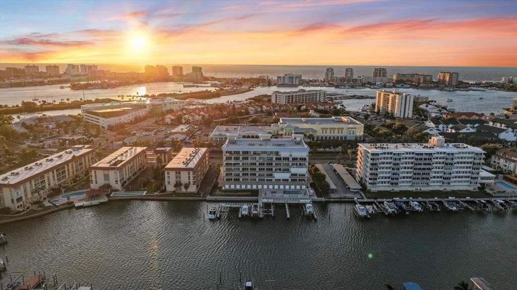 125 ISLAND WAY UNIT 602 CLEARWATER BEACH, FL 33767