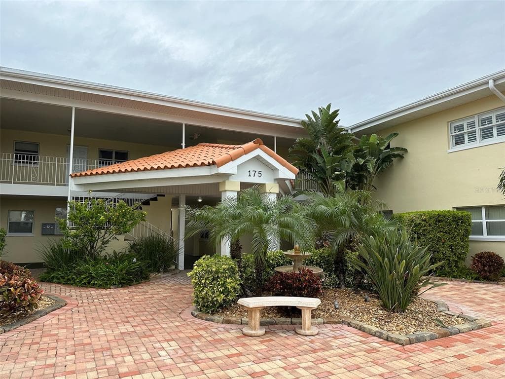 175 55TH AVENUE UNIT 109 ST PETE BEACH, FL 33706