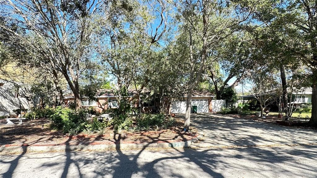 4625 W LONGFELLOW AVENUE TAMPA, FL 33629