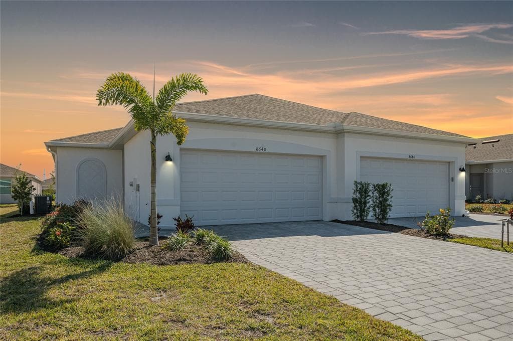 8640 SEASALT LOOP ENGLEWOOD, FL 34224