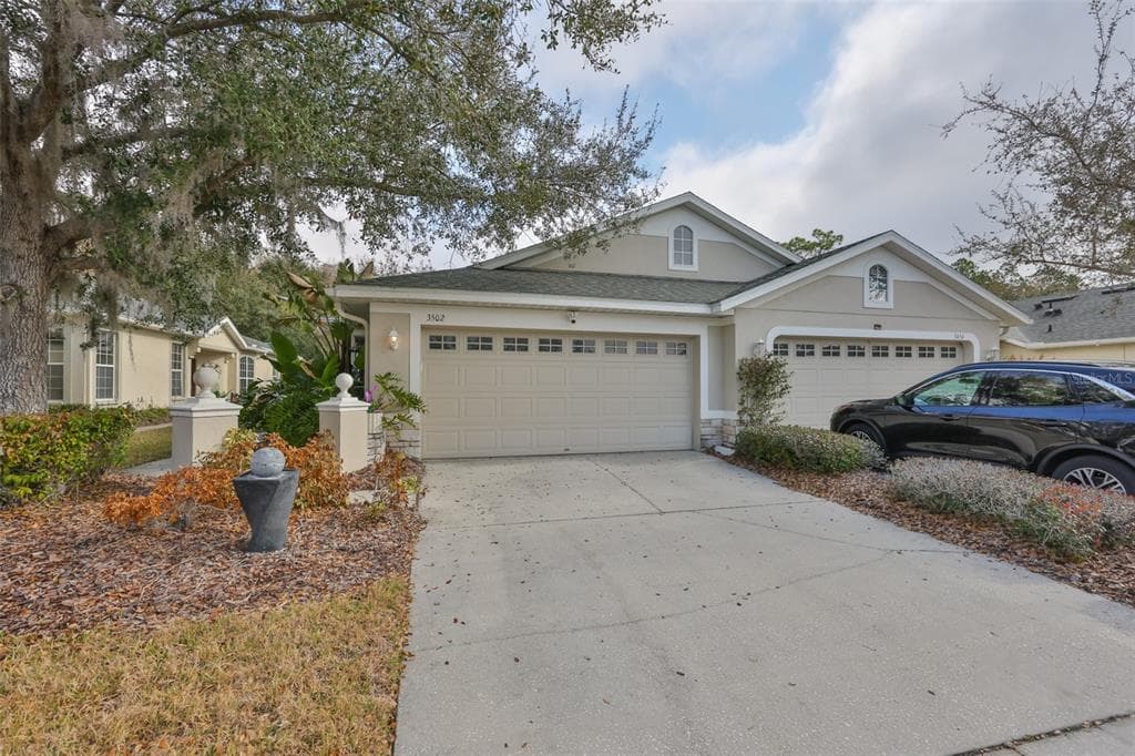 3502 CHAPEL CREEK CIRCLE WESLEY CHAPEL, FL 33544