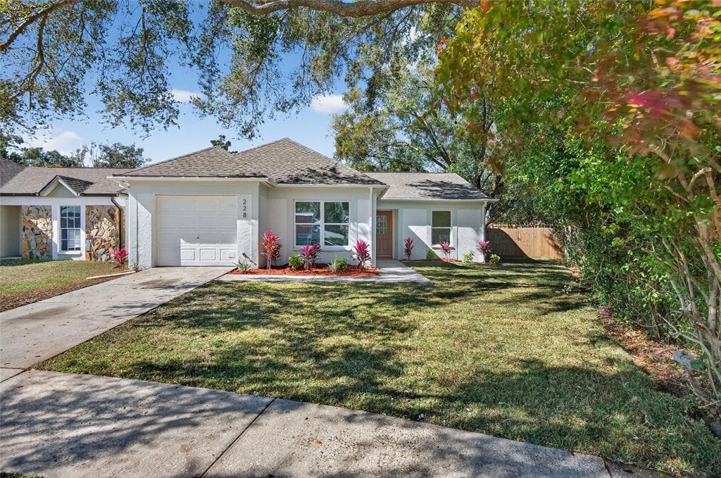 228 REGAL PARK DRIVE VALRICO, FL 33594