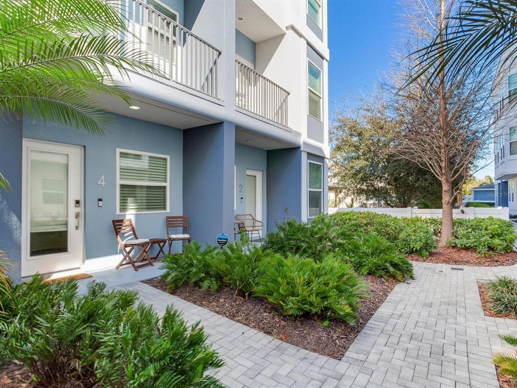1524 W FIG STREET UNIT 4 TAMPA, FL 33606