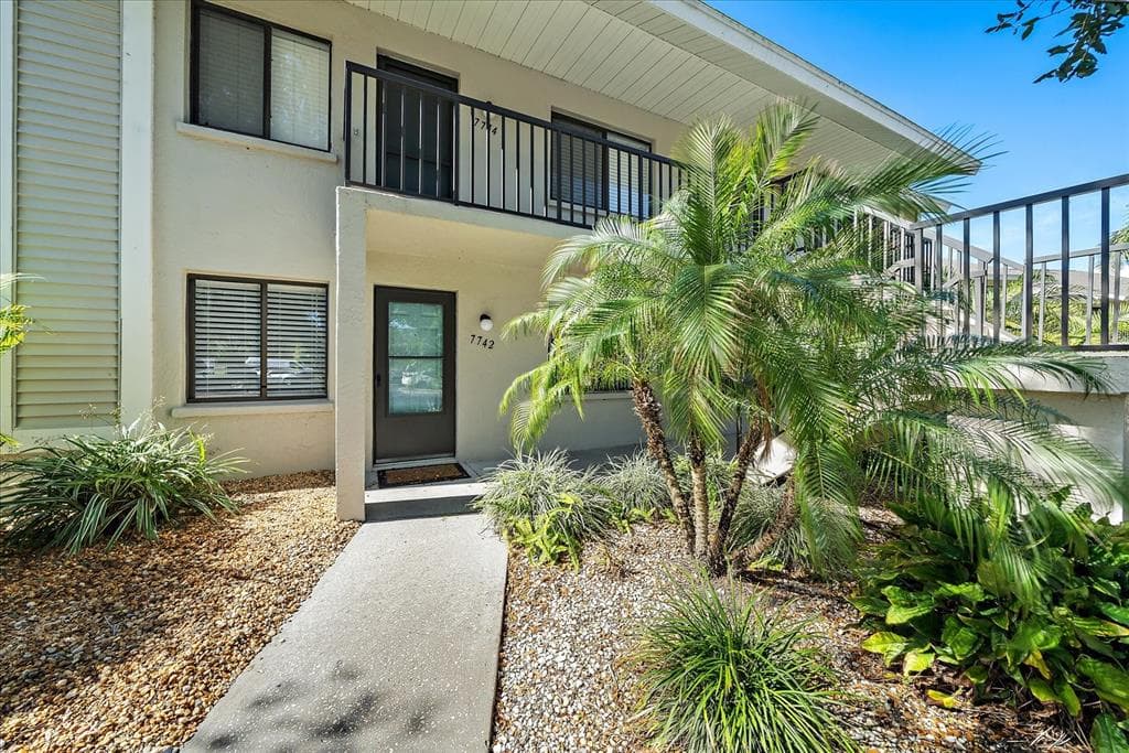 7742 EAGLE CREEK DRIVE UNIT 7524