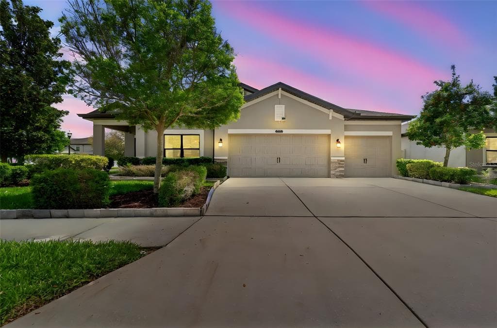 21752 INDIAN SUMMER DRIVE LAND O LAKES, FL 34637