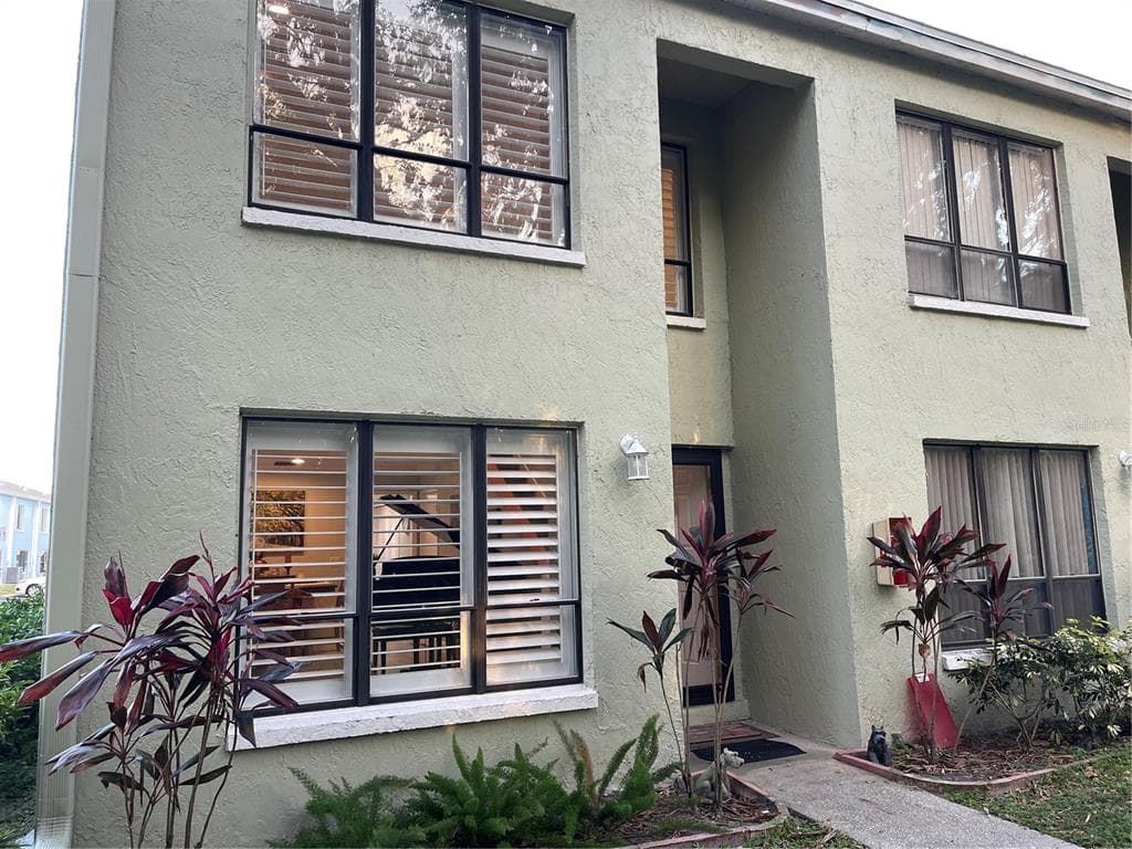 1761 CUPECOY CIRCLE UNIT 1 LUTZ, FL 33558
