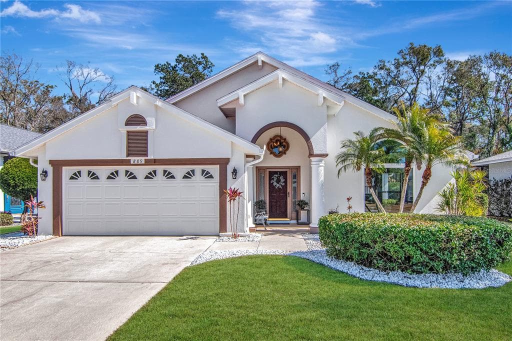 889 CRESTRIDGE CIRCLE