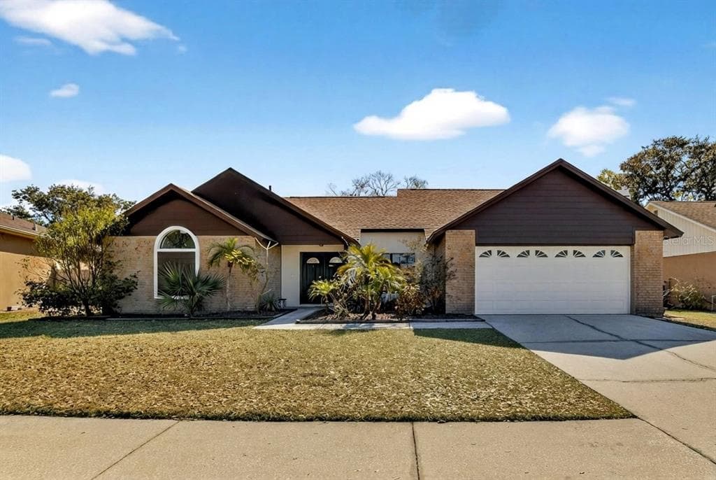 4207 SPRING WAY CIRCLE VALRICO, FL 33596