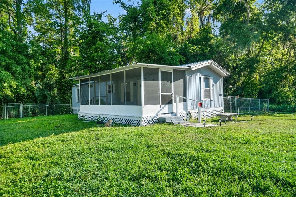 1940 CR 428 LAKE PANASOFFKEE, FL 33538