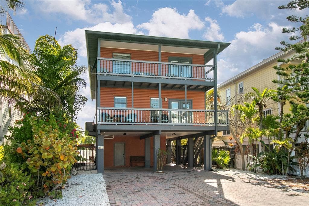 2511 AVENUE C UNIT West BRADENTON BEACH, FL 34217