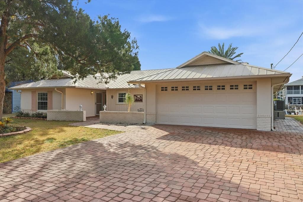 11290 W AMERINDIAN COURT CRYSTAL RIVER, FL 34429
