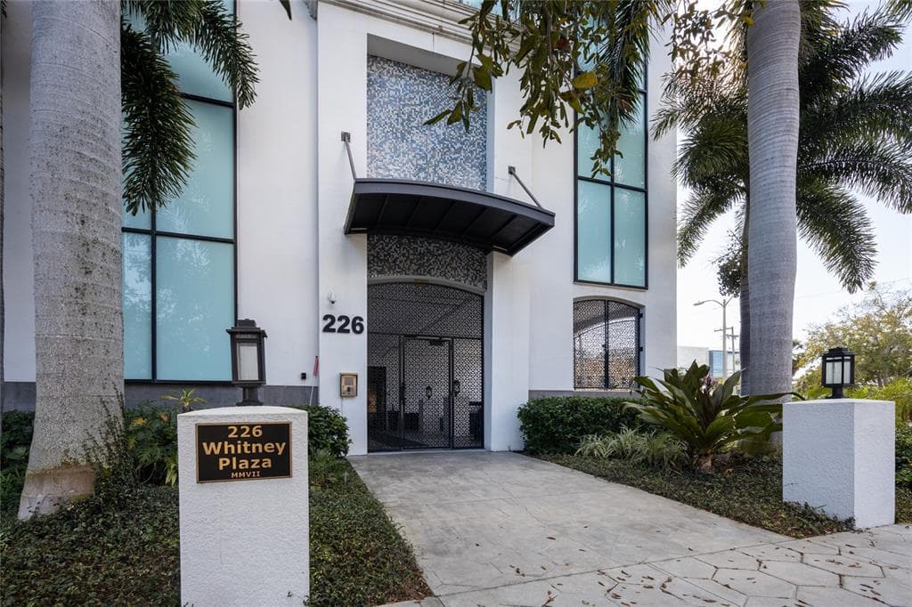 226 5TH AVENUE N UNIT 601 ST PETERSBURG, FL 33701
