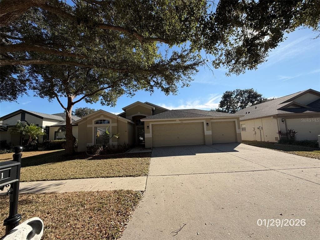 2611 VINEDALE AVENUE VALRICO, FL 33596