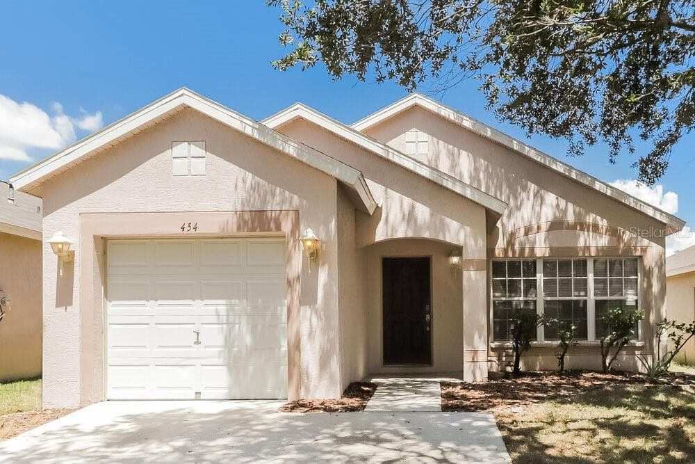 454 SUMMER SAILS DRIVE VALRICO, FL 33594