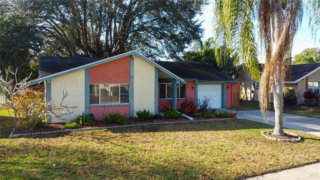 8210 WOODSONG ROW HUDSON, FL 34667
