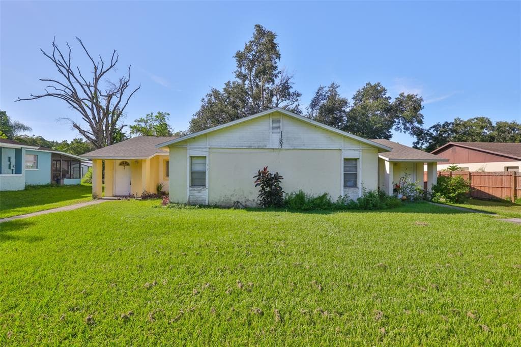 11507 VALENCIA DRIVE UNIT A SEFFNER, FL 33584