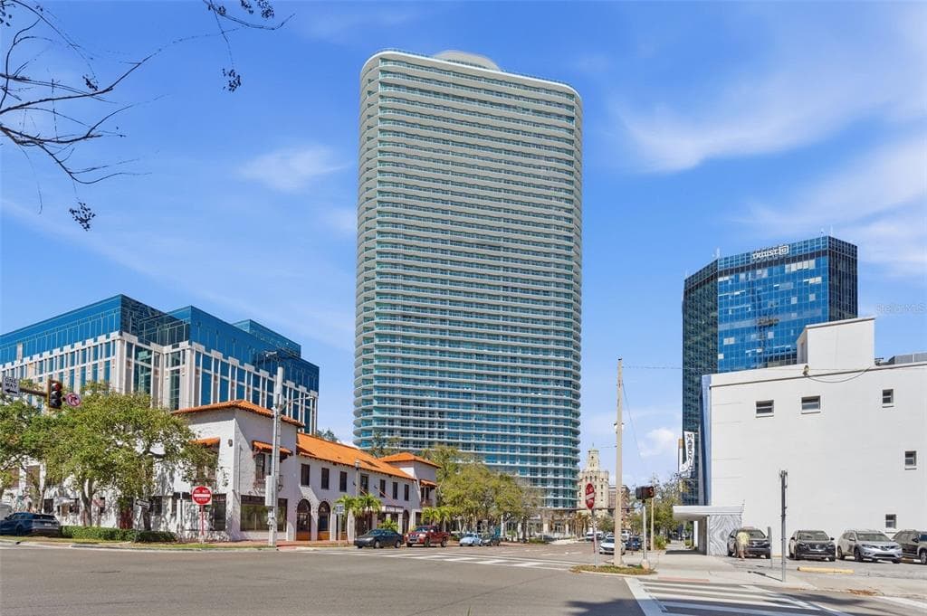 400 CENTRAL AVENUE UNIT 1708 ST PETERSBURG, FL 33701