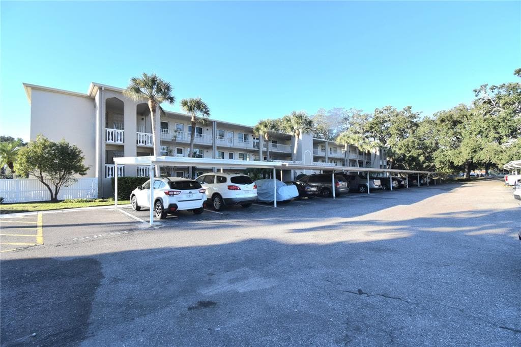 841 PATRICIA AVENUE UNIT 202 DUNEDIN, FL 34698
