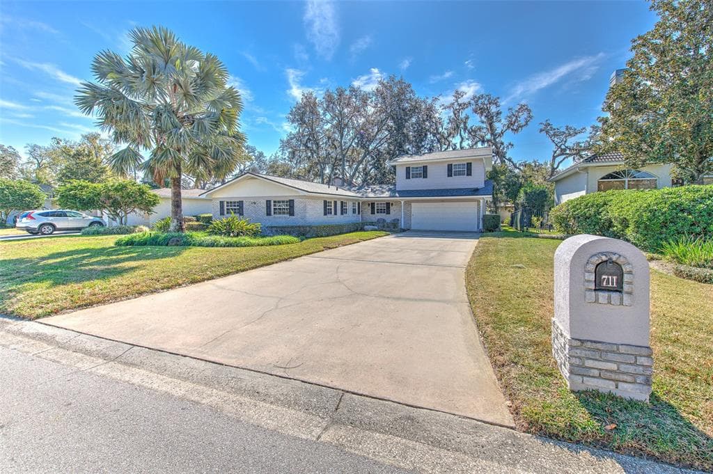 711 BANNOCKBURN AVENUE TEMPLE TERRACE, FL 33617