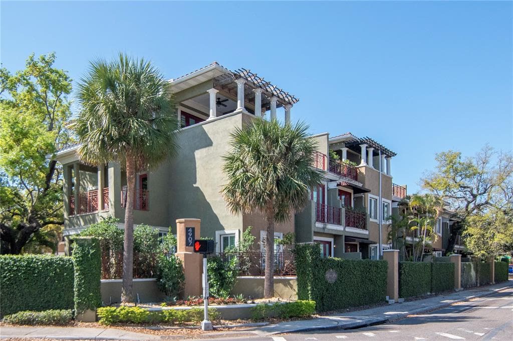 4907 BAYSHORE BOULEVARD UNIT 103 TAMPA, FL 33611