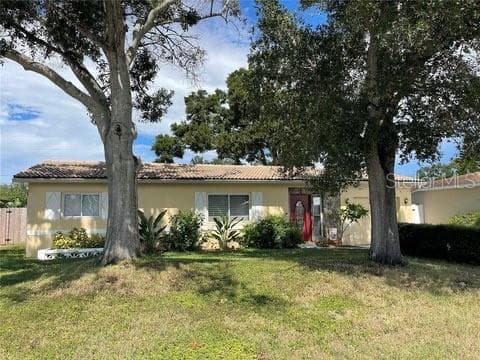 6067 43RD TERRACE N KENNETH CITY, FL 33709