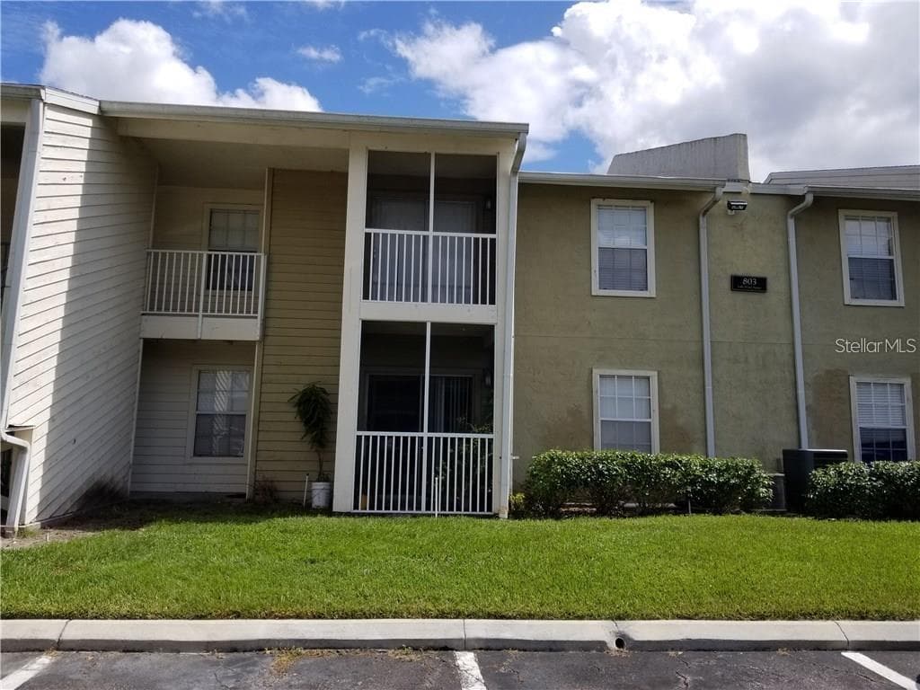 803 LAKE HAVEN SQUARE UNIT 202
