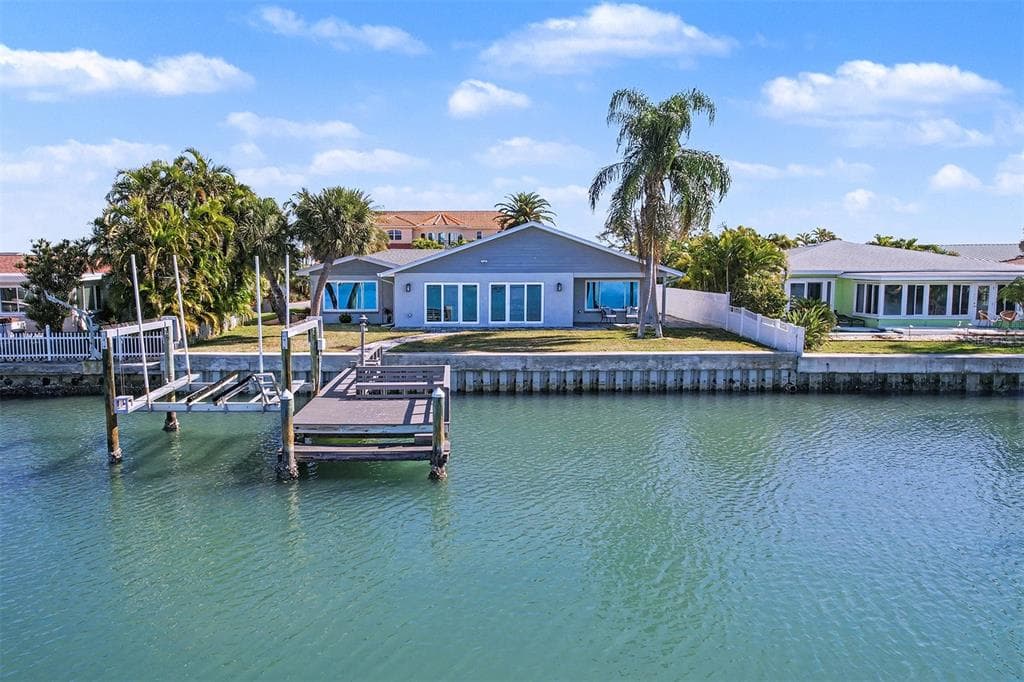 17362 KENNEDY DRIVE NORTH REDINGTON BEACH, FL 33708