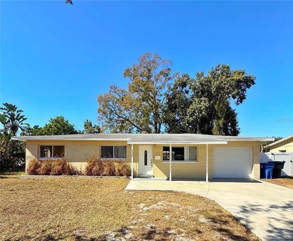 5520 HOBSON STREET NE ST PETERSBURG, FL 33704