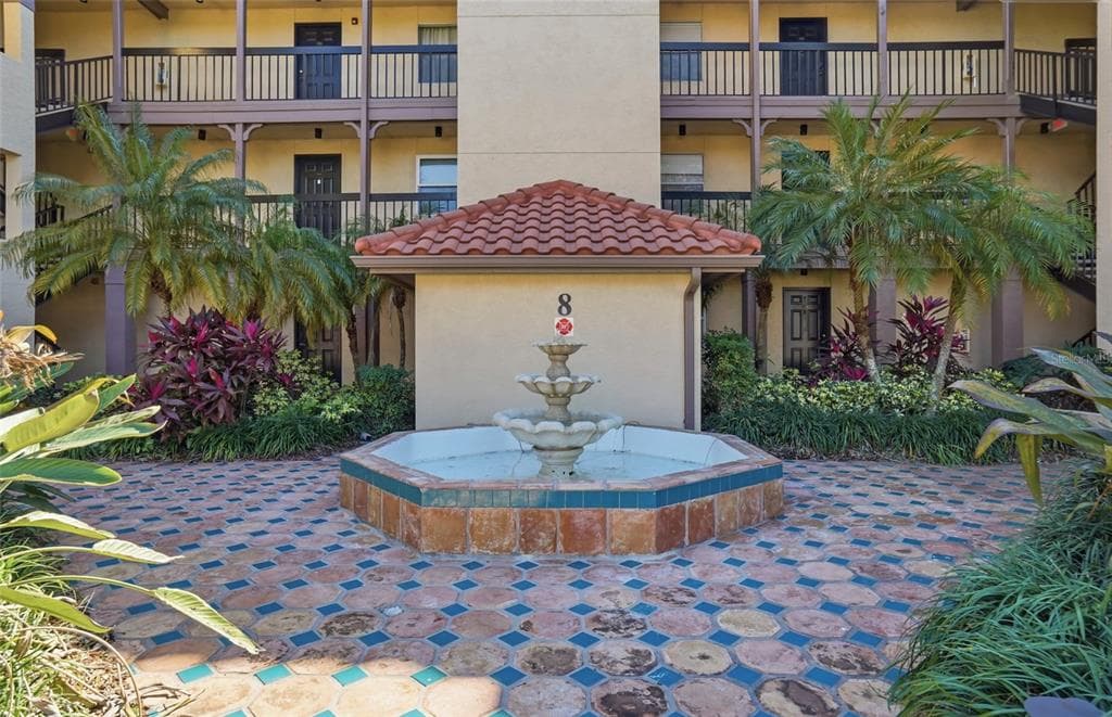 2400 FEATHER SOUND DRIVE UNIT 821 CLEARWATER, FL 33762