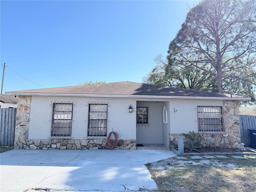 2924 W KATHLEEN STREET TAMPA, FL 33607
