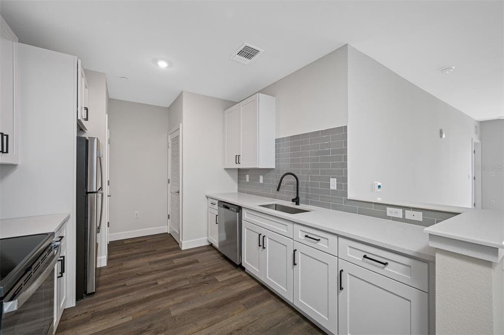 357 5TH STREET S UNIT 2 ST PETERSBURG, FL 33701