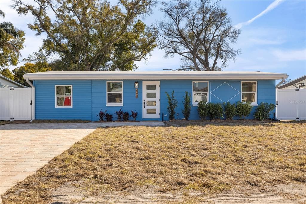 3904 W CRAWFORD STREET TAMPA, FL 33614