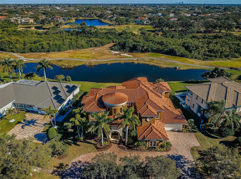 9209 SILVERTHORN ROAD SEMINOLE, FL 33777