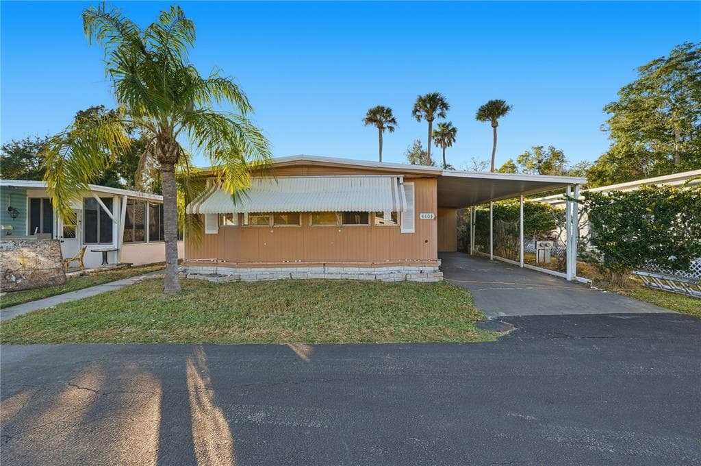 4403 TUCKER SQUARE NEW PORT RICHEY, FL 34652