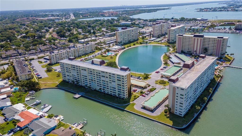 4525 COVE CIRCLE UNIT 608 ST PETERSBURG, FL 33708