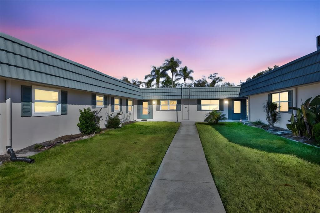 1811 BEDFORD LANE UNIT 148 SUN CITY CENTER, FL 33573