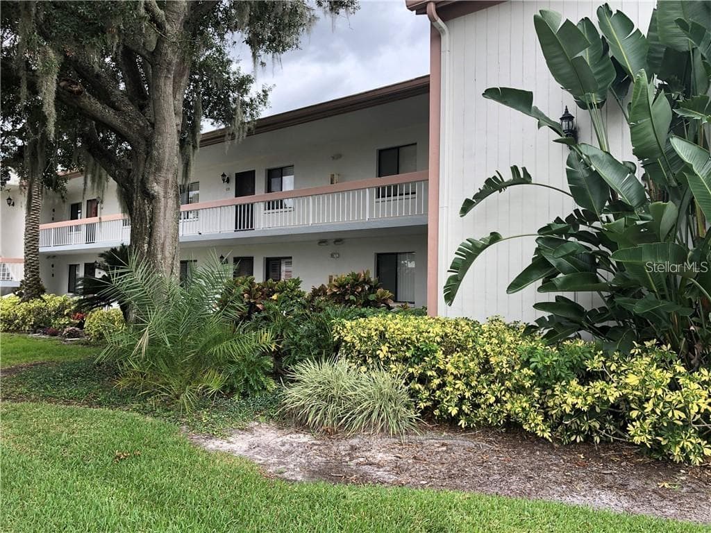 122 LAKEVIEW WAY UNIT 122 OLDSMAR, FL 34677