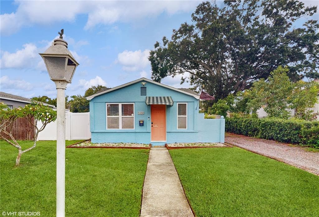 5550 KELLY DRIVE N ST PETERSBURG, FL 33703