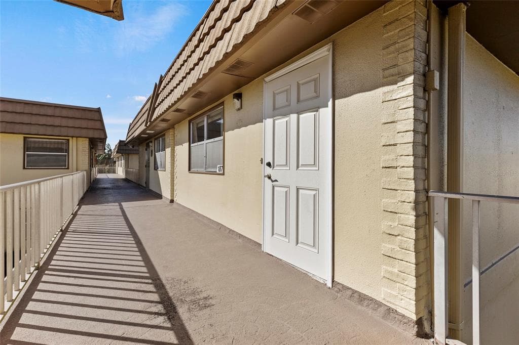 187 SAXONY TERRACE UNIT D DELRAY BEACH, FL 33446