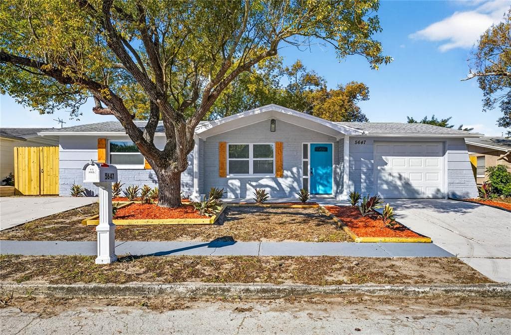 5647 ELKHORN BOULEVARD HOLIDAY, FL 34690