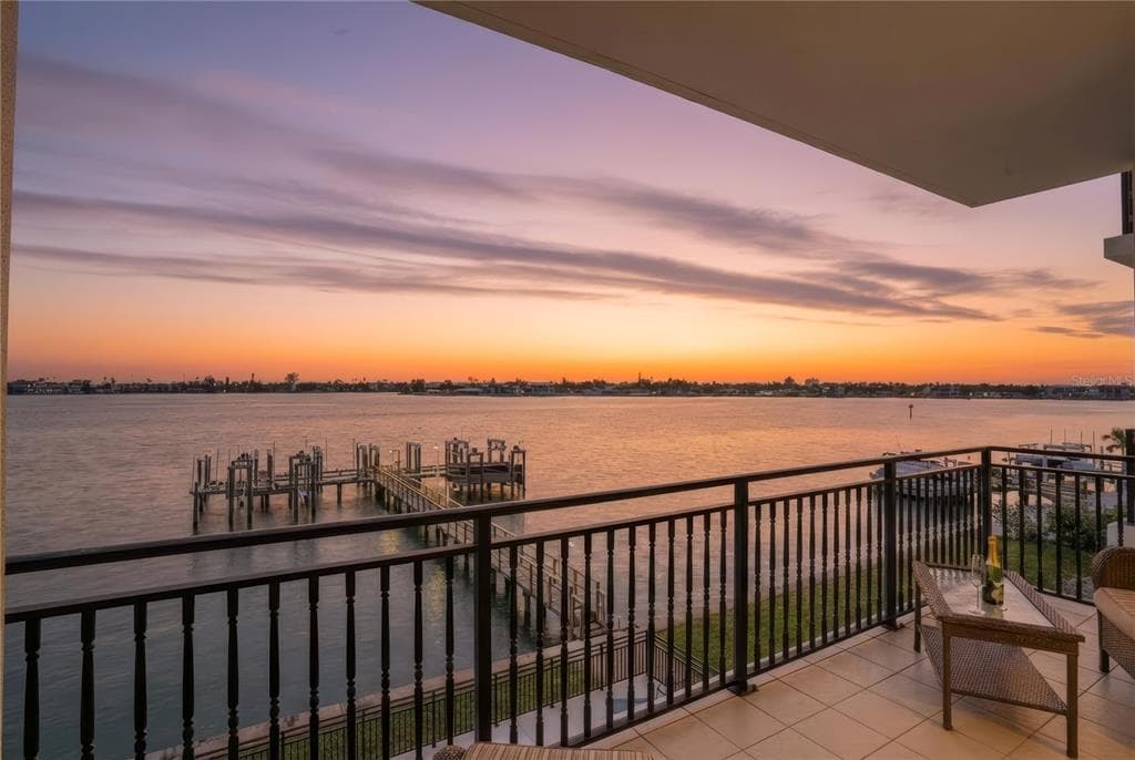 312 8TH AVENUE N UNIT 203 TIERRA VERDE, FL 33715