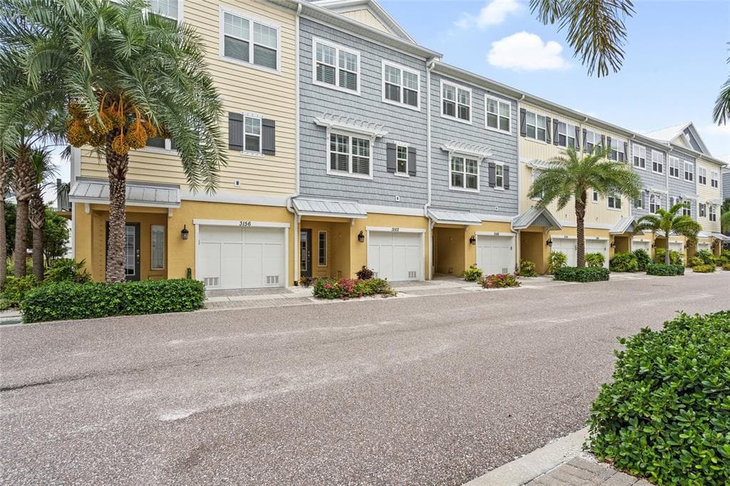 3162 MOORINGS DRIVE