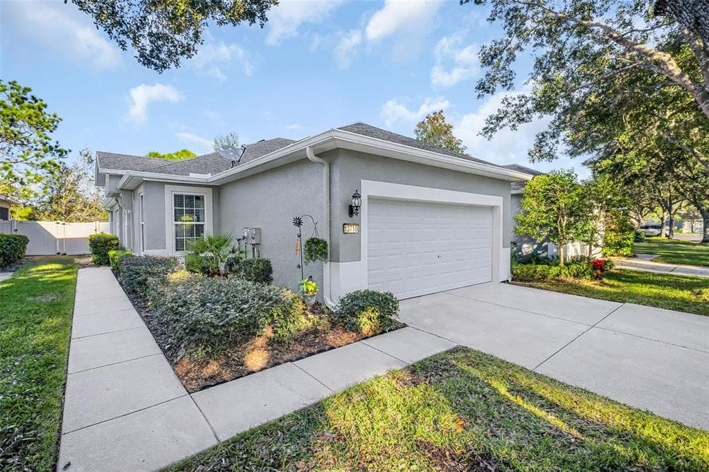 13710 CREST LAKE DRIVE HUDSON, FL 34669