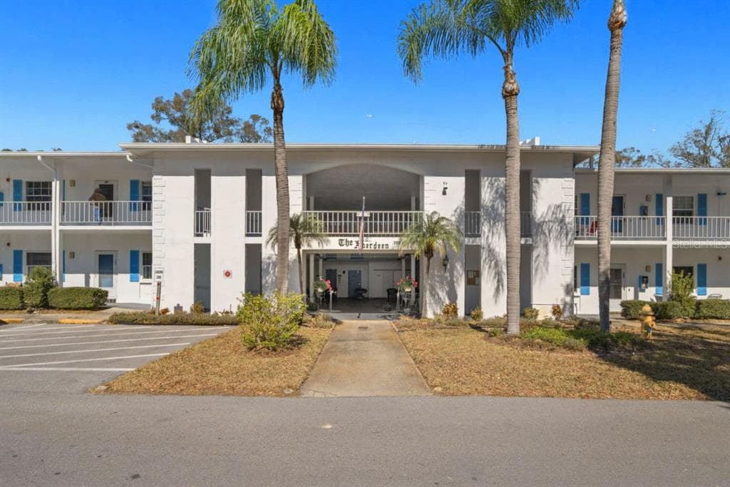 300 CLYDE LANE UNIT 215 DUNEDIN, FL 34698
