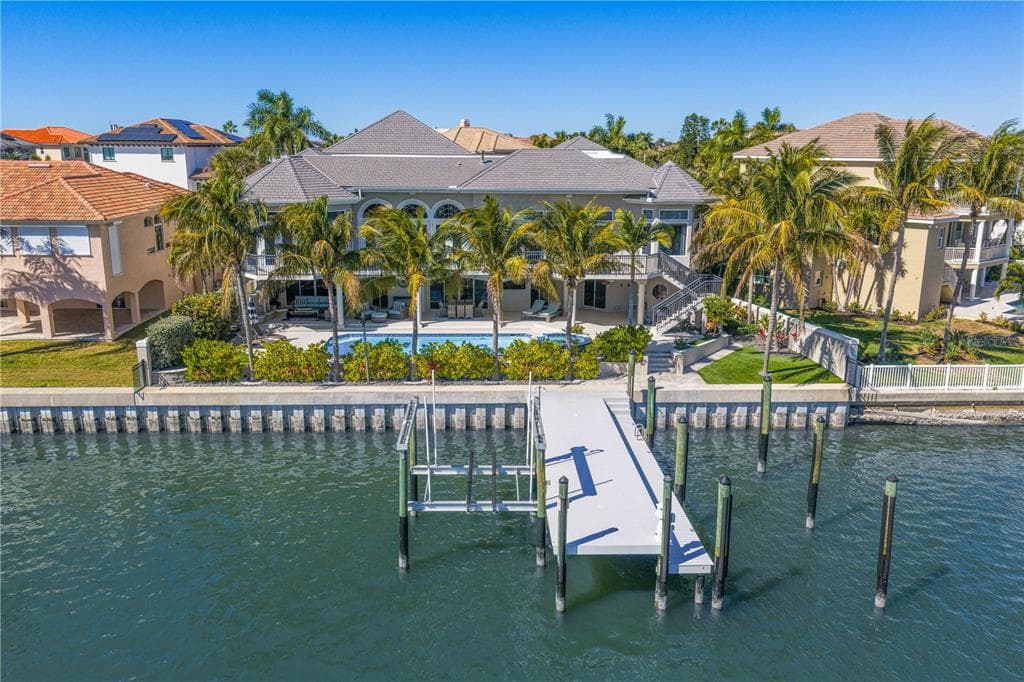 6103 PASADENA POINT BOULEVARD S GULFPORT, FL 33707