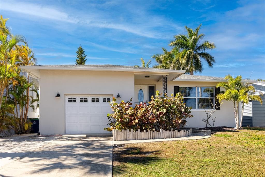 404 MAXWELL PLACE INDIAN ROCKS BEACH, FL 33785