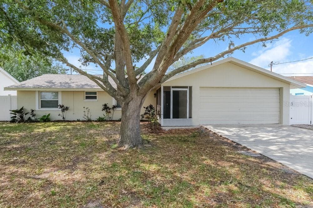 516 FIREFLY LANE APOLLO BEACH, FL 33572