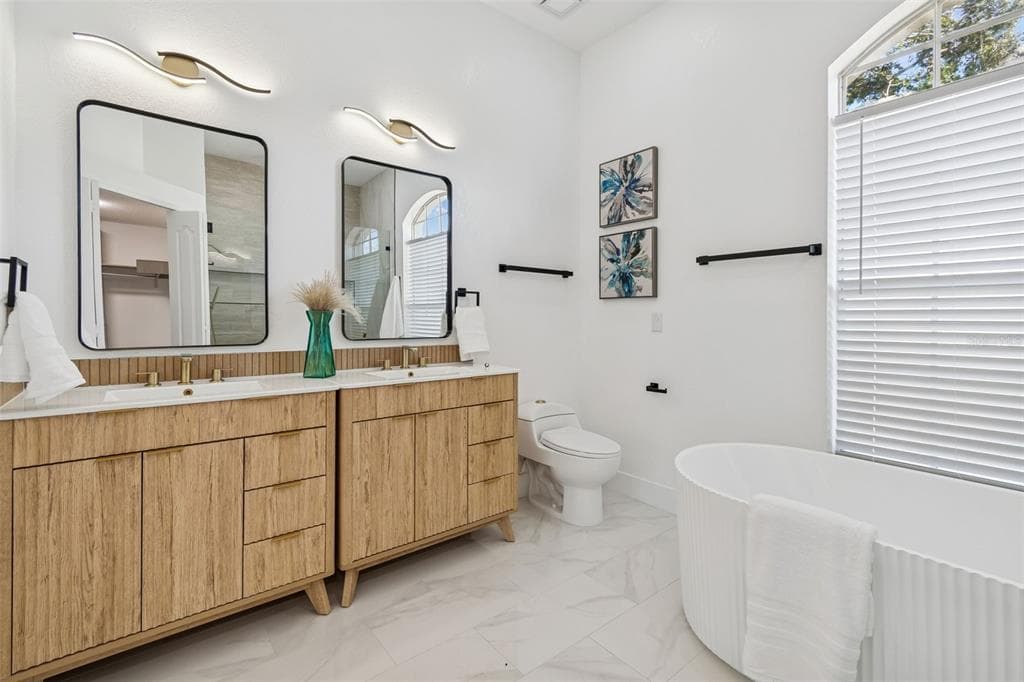 8443 RIDGEBROOK CIRCLE